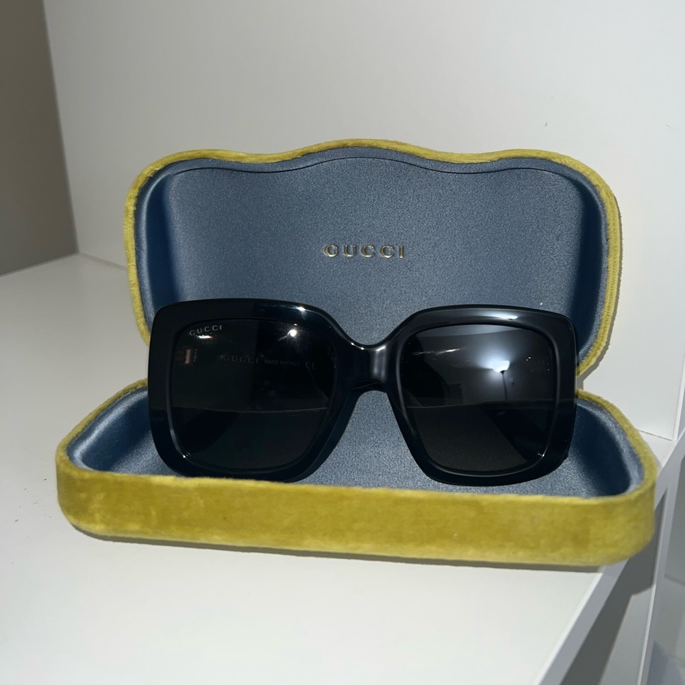 Gucci brand new glasses. Never worn. Bought about three months ago. - Picture 3 of 3